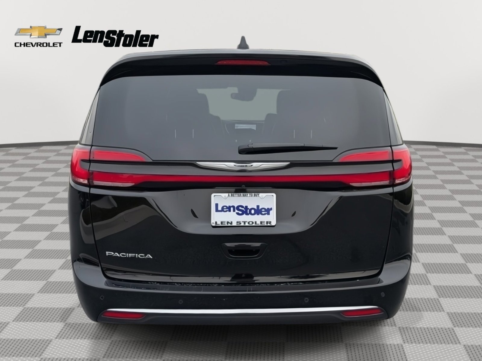 Used 2024 Chrysler Pacifica Touring-L image 4
