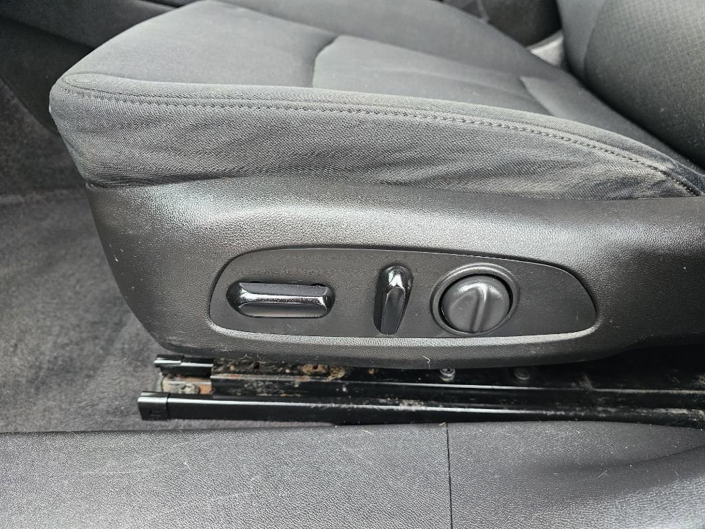 Used 2017 Chevrolet Malibu LT image 20