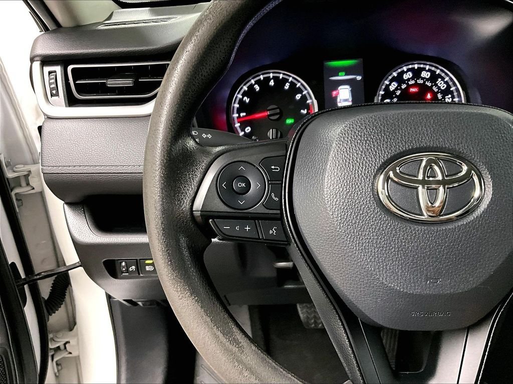 Certified 2022 Toyota RAV4 LE AWD/4WD image 22