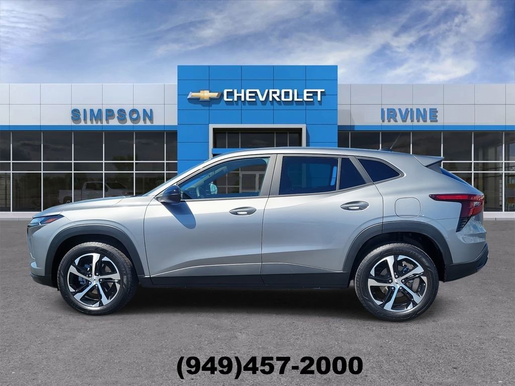 Used 2025 Chevrolet Trax RS w/ Sunroof Package FWD image 5