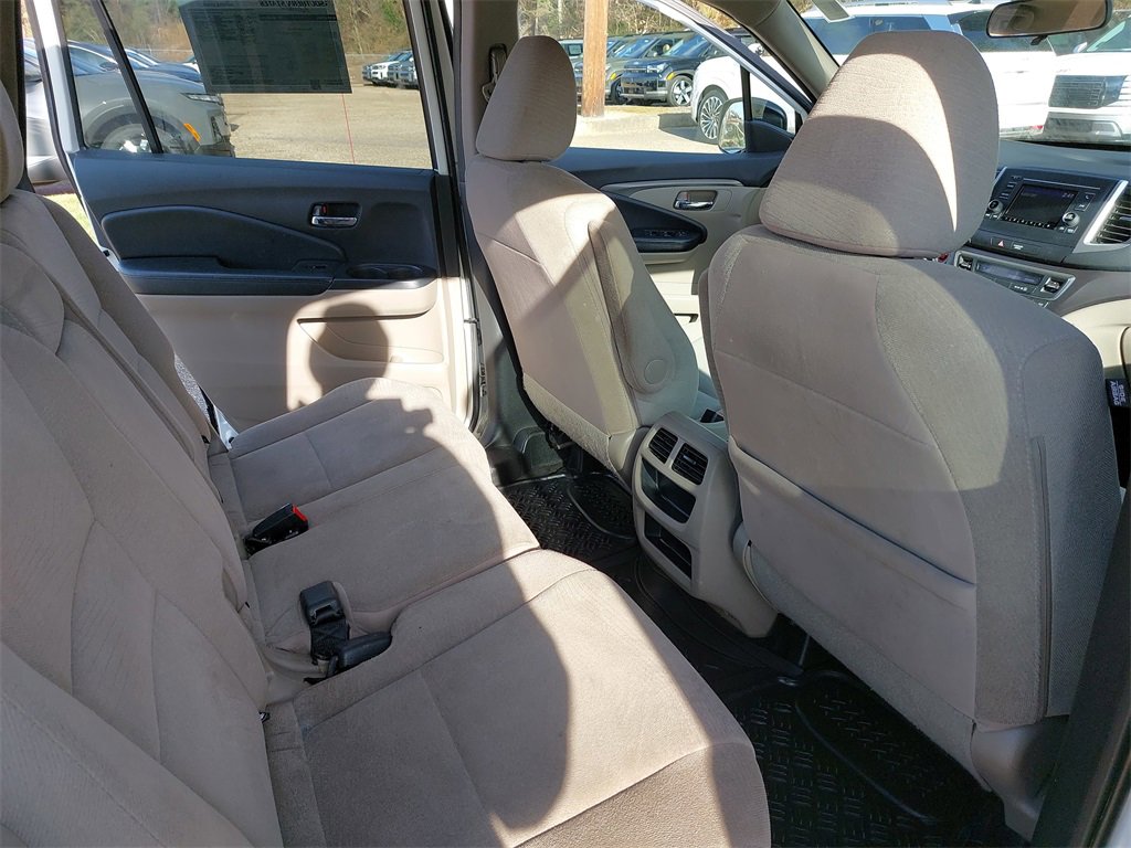 Used 2016 Honda Pilot LX image 11
