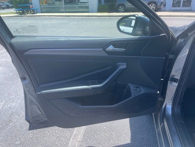 Used 2023 Volkswagen Jetta SE FWD image 10