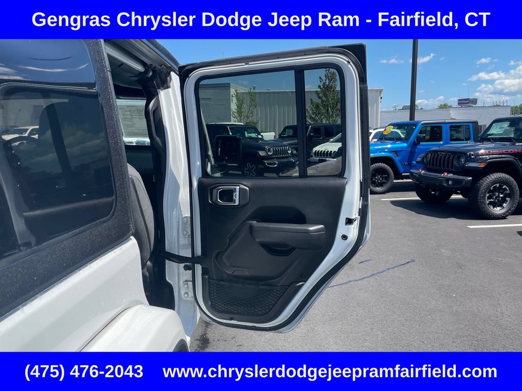 Used 2024 Jeep Wrangler Unlimited w/ Convenience Group AWD/4WD image 27