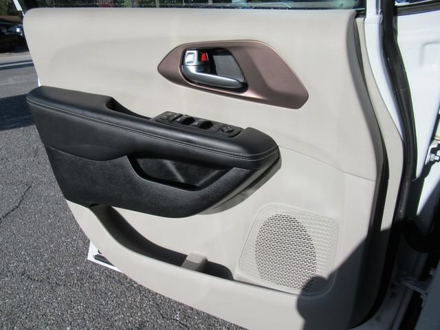 Certified 2023 Chrysler Voyager LX FWD image 20