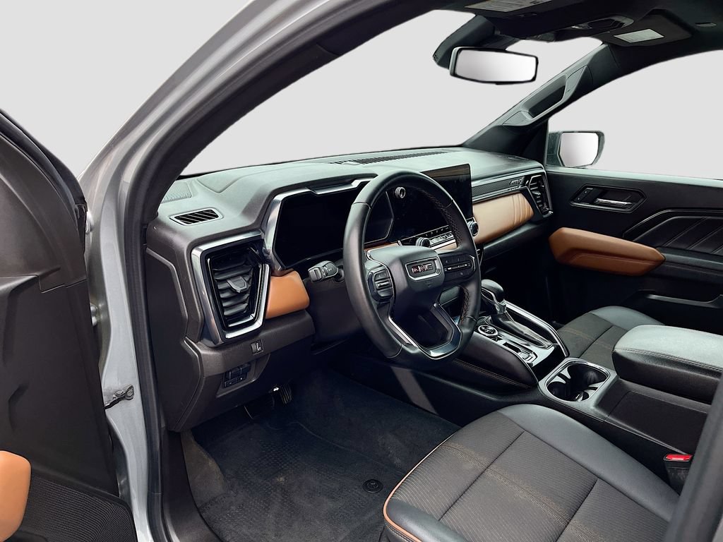Used 2024 GMC Canyon AT4 w/ Canyon Safety Plus Package AWD/4WD image 9