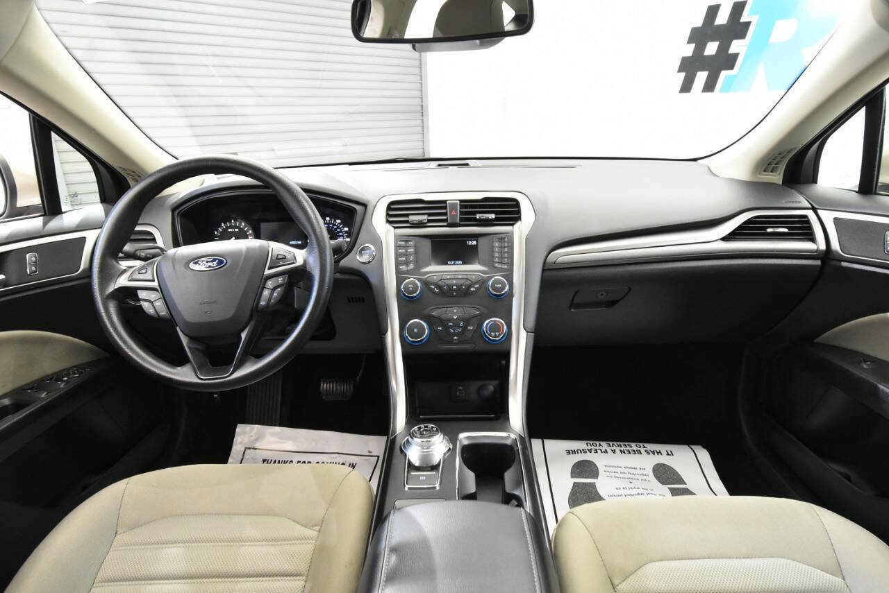 Used 2019 Ford Fusion S image 17