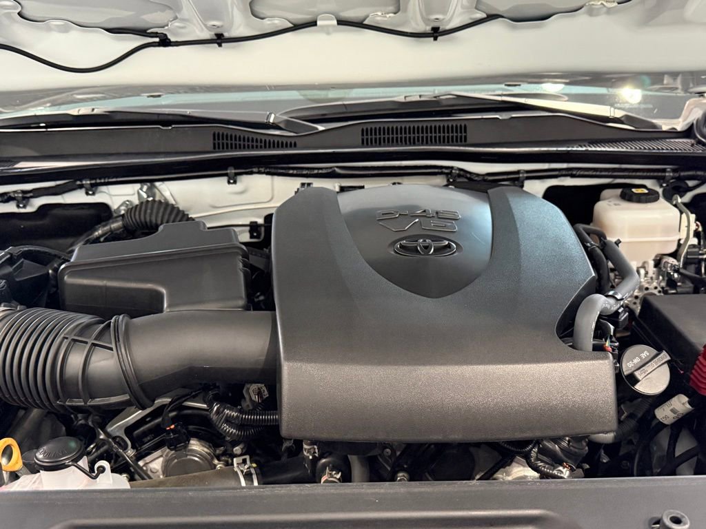 Used 2023 Toyota Tacoma TRD Off-Road AWD/4WD image 32
