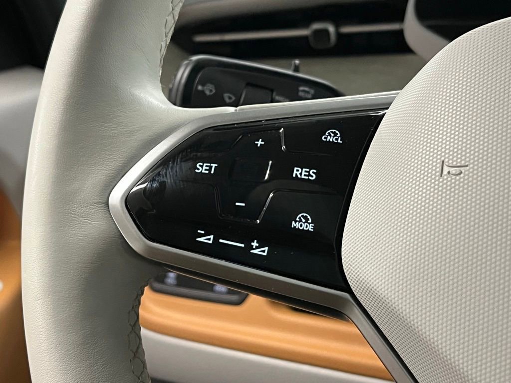 Used 2025 Volkswagen ID. Buzz 1st Edition image 27