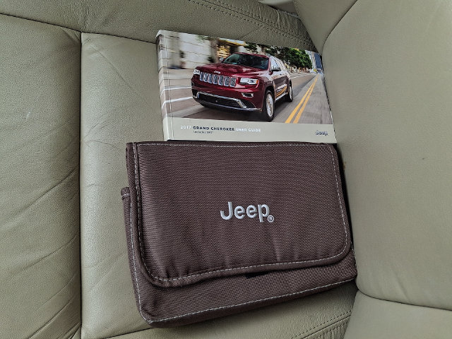 Used 2017 Jeep Grand Cherokee Limited AWD/4WD image 25