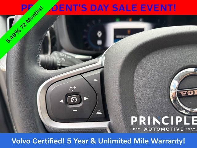 Certified 2022 Volvo XC60 B5 Momentum image 24