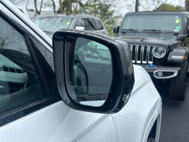 New 2025 Jeep Grand Cherokee L Overland AWD/4WD image 11