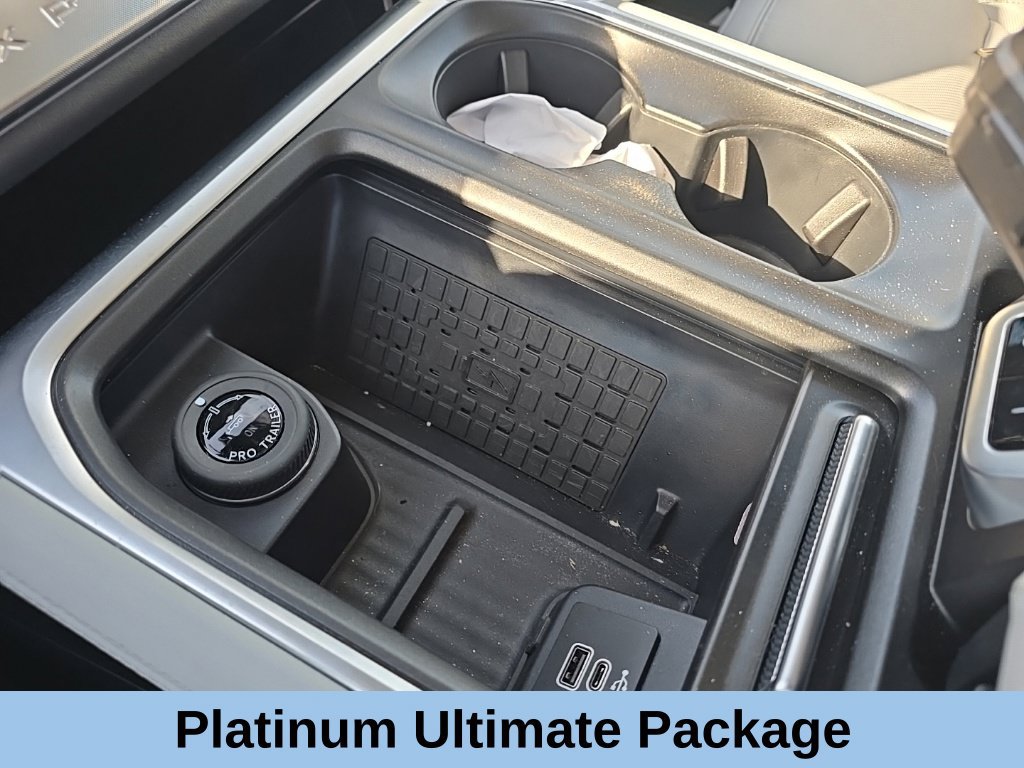 Used 2025 Ford Expedition Platinum w/ Platinum Ultimate Package AWD/4WD image 34