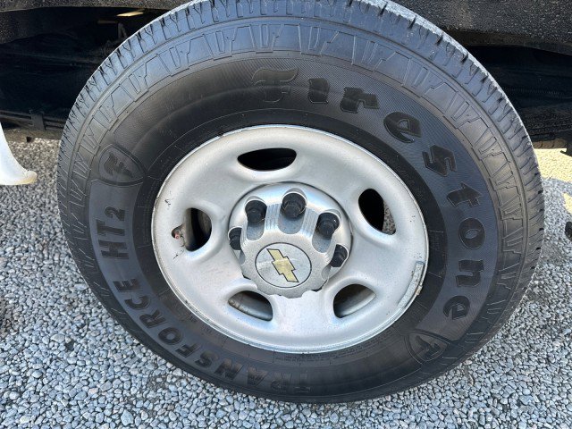 Used 2012 Chevrolet Express 2500 image 14