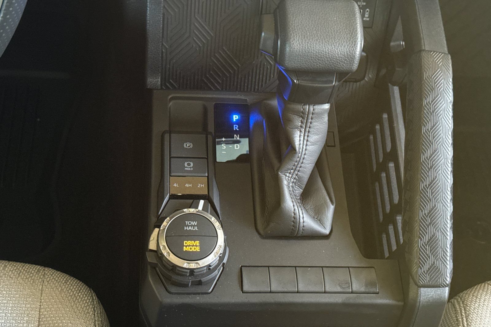 Used 2025 Toyota 4Runner SR5 AWD/4WD image 21