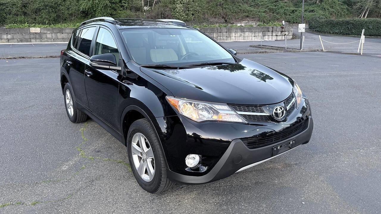 Used 2014 Toyota RAV4 XLE AWD/4WD image 3