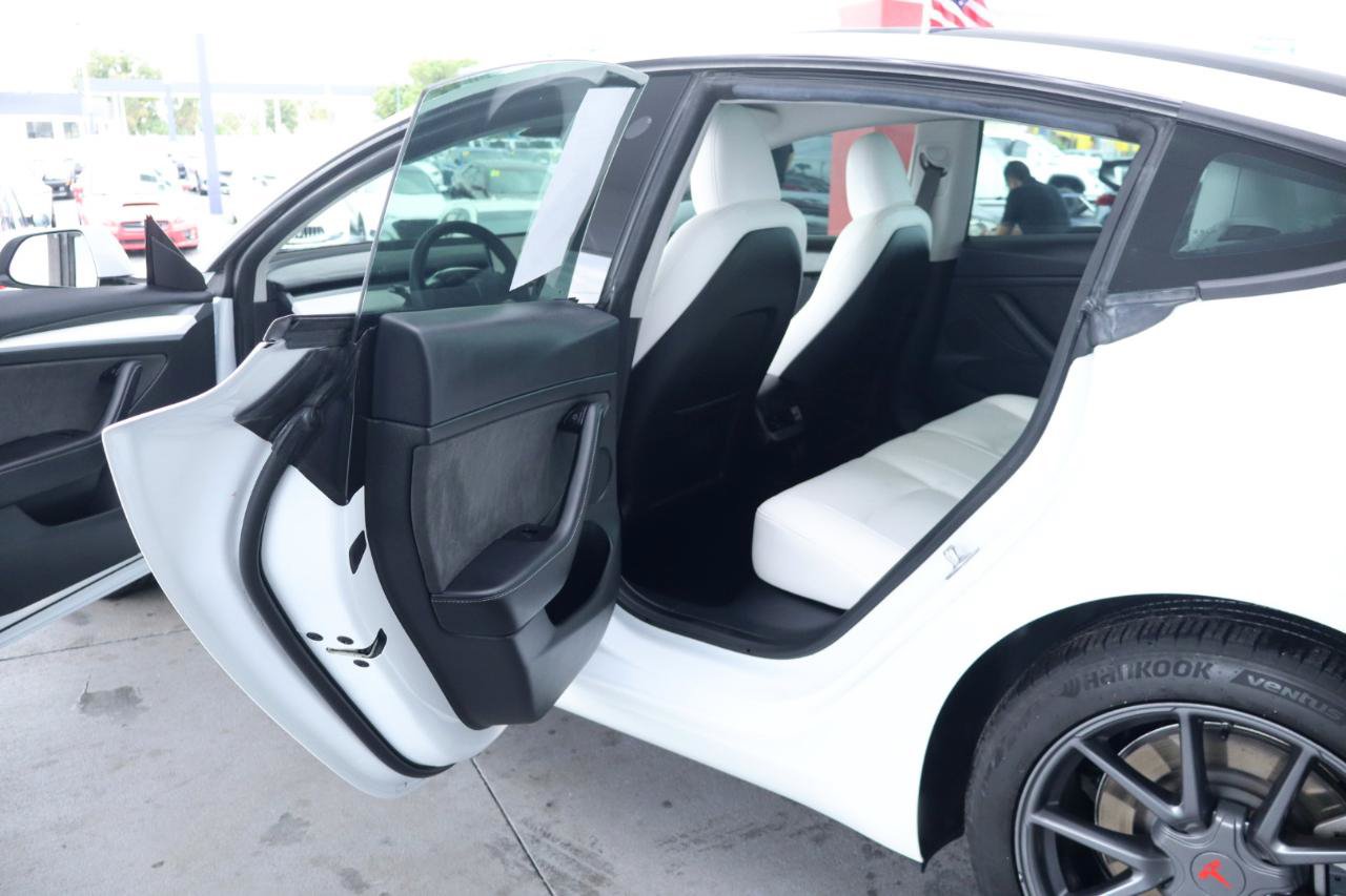 Used 2023 Tesla Model 3 Standard Range RWD image 29