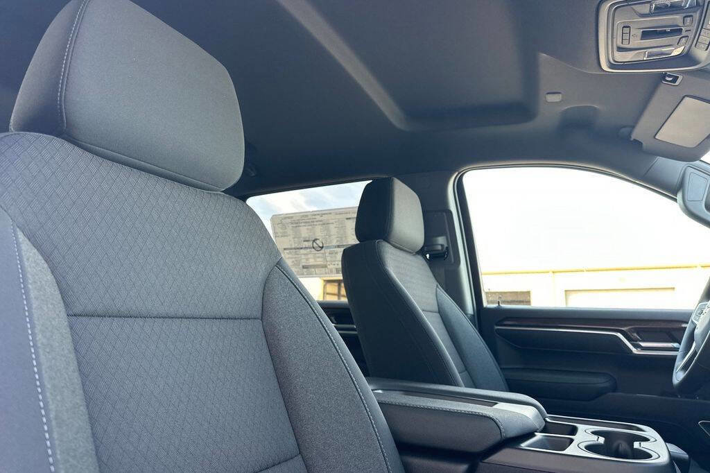 New 2026 Chevrolet Silverado 1500 LT w/ Safety Package image 17