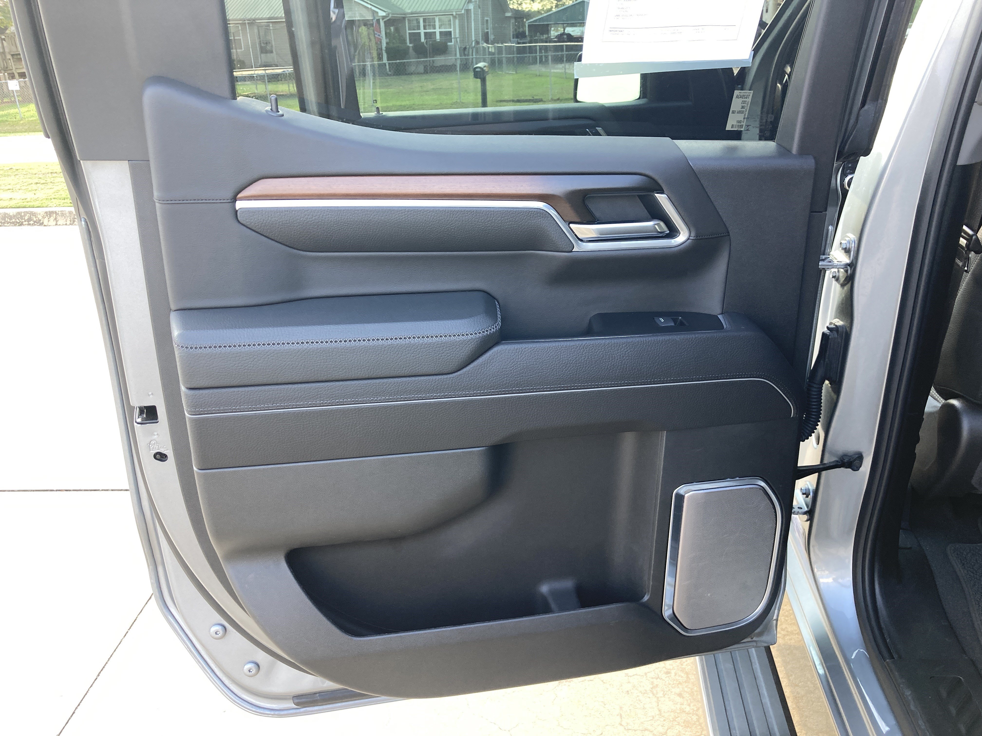 Used 2025 GMC Sierra 1500 Denali AWD/4WD image 17