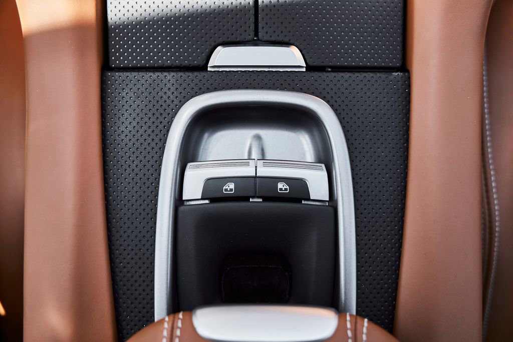 Used 2018 Ferrari GTC4Lusso image 65