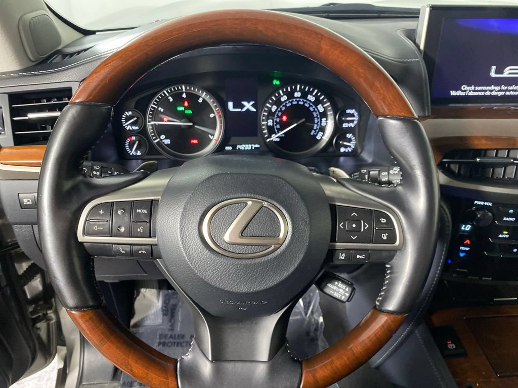 Used 2021 Lexus LX 570 4WD w/ Luxury Package image 16