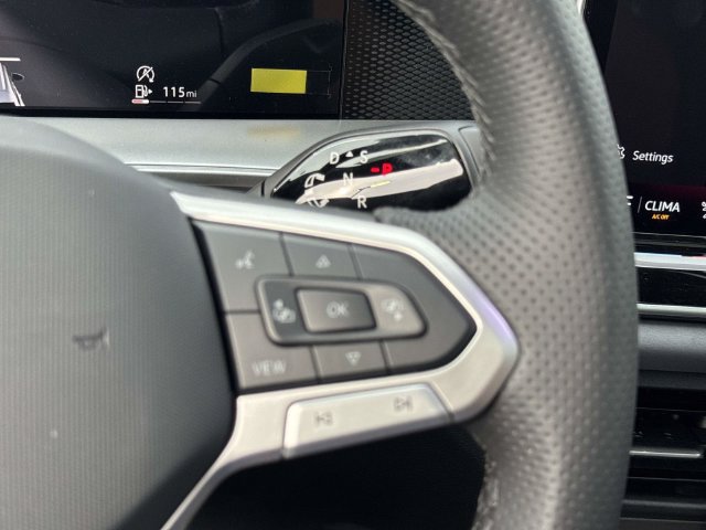 New 2026 Volkswagen Tiguan SE R-Line FWD image 20