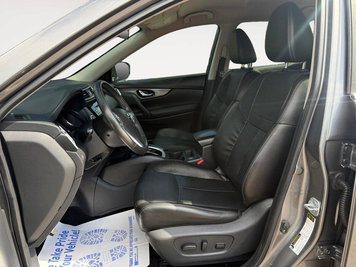 Used 2016 Nissan Rogue SL AWD/4WD image 9