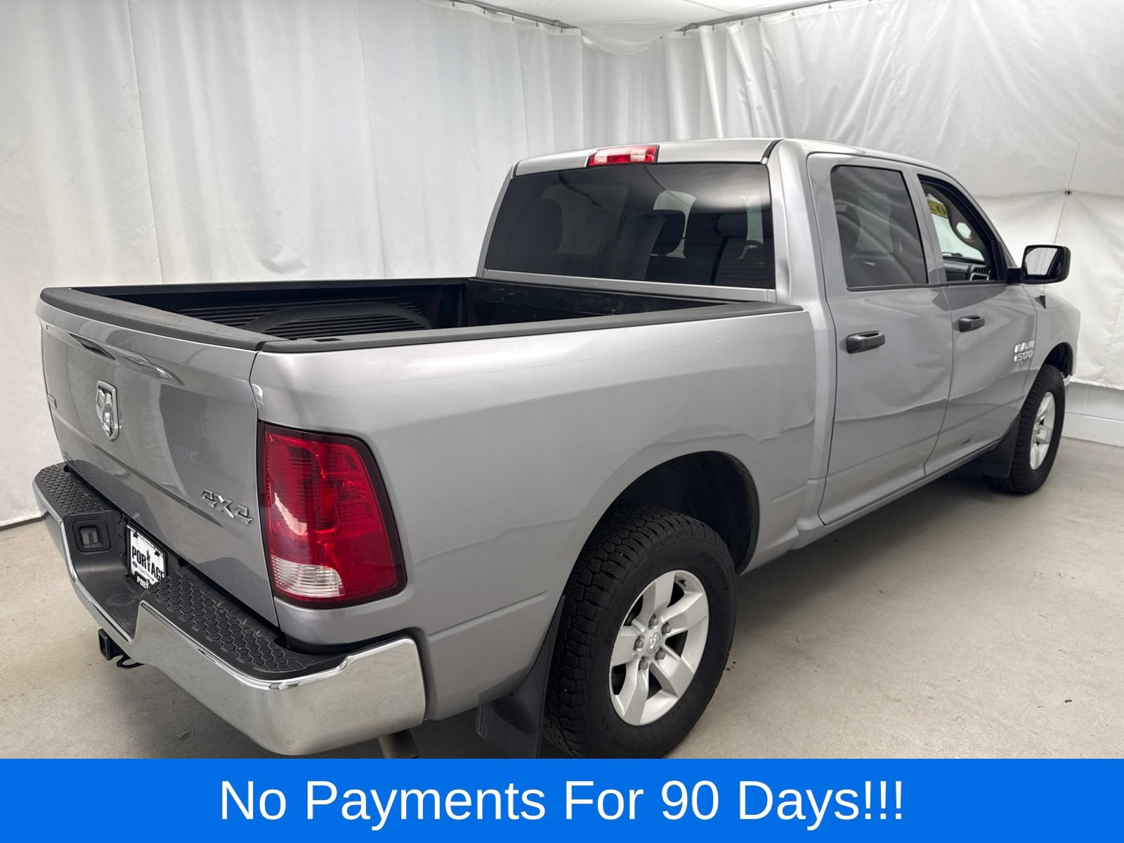 Used 2022 RAM 1500 Classic SLT w/ Protection Group AWD/4WD image 2