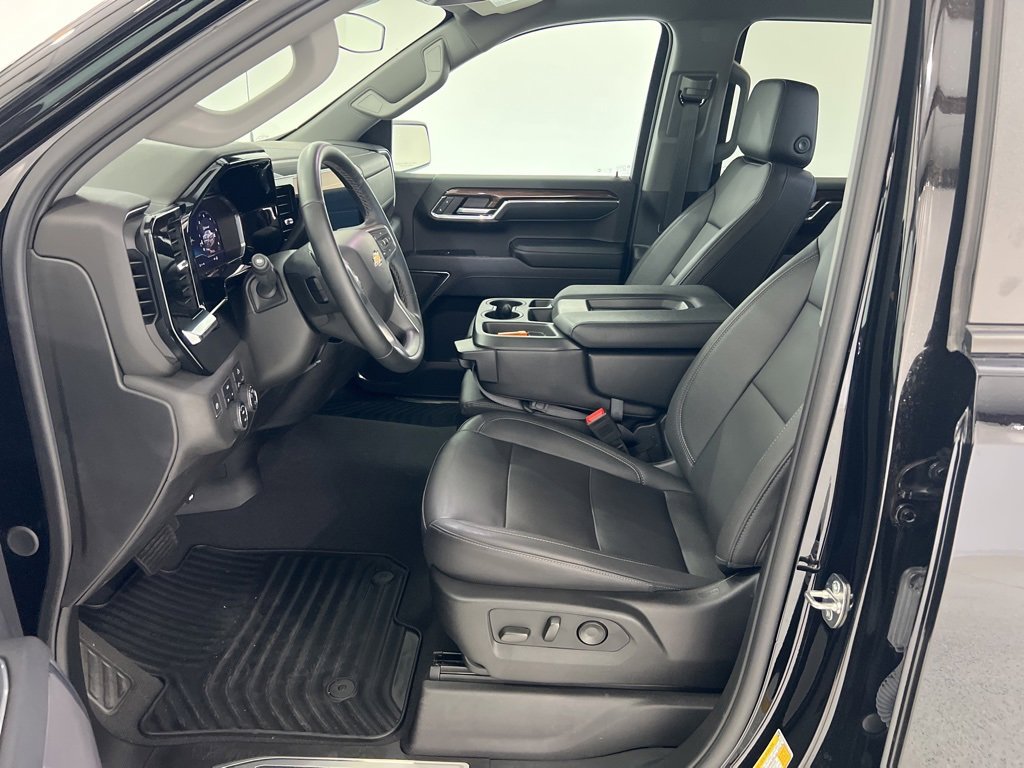 New 2024 Chevrolet Silverado 1500 LT w/ Leather Package image 17