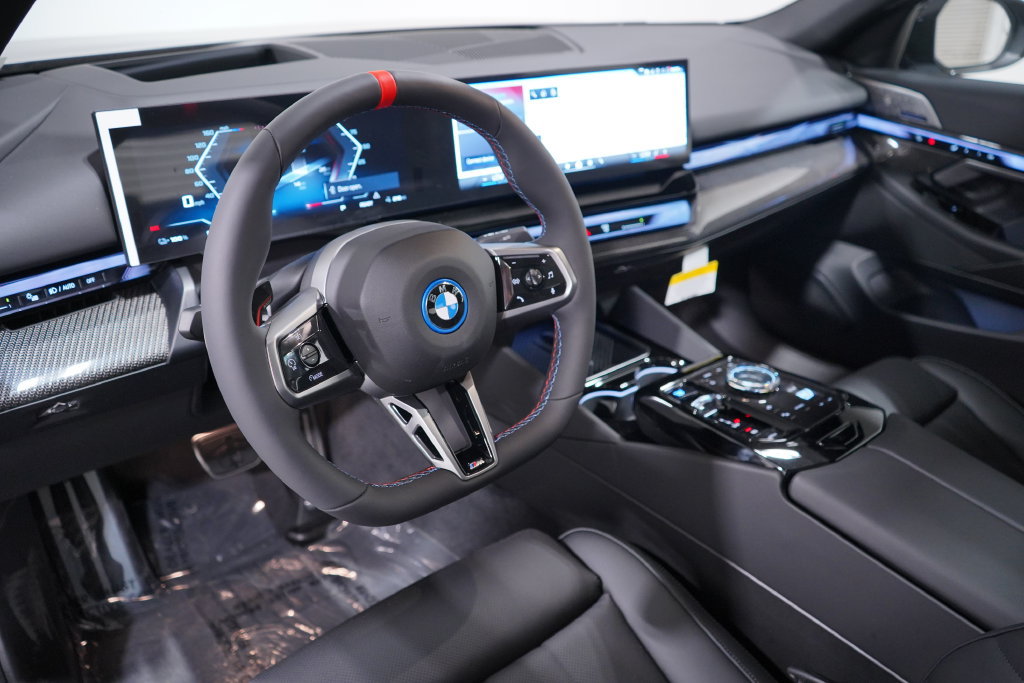 New 2026 BMW i5 M60 w/ Executive Package AWD/4WD image 6