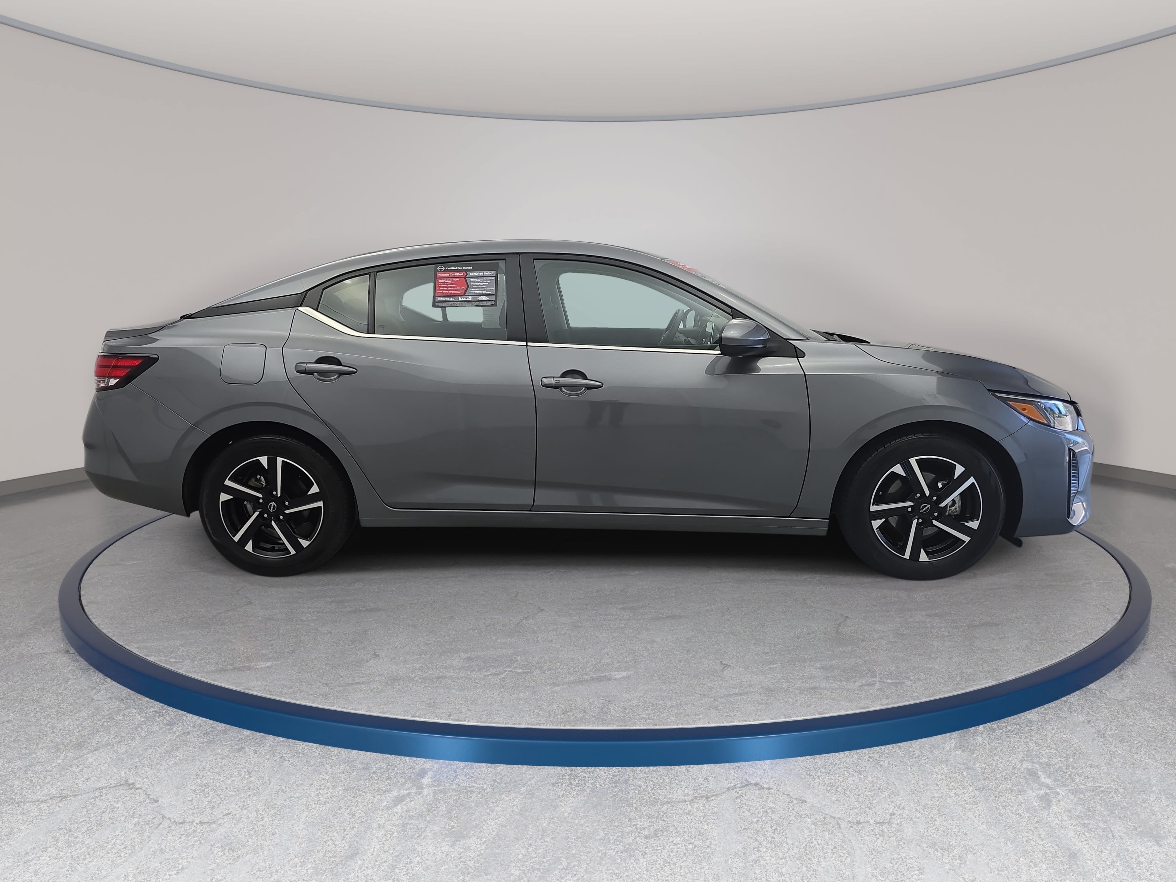 Used 2025 Nissan Sentra SV FWD image 4