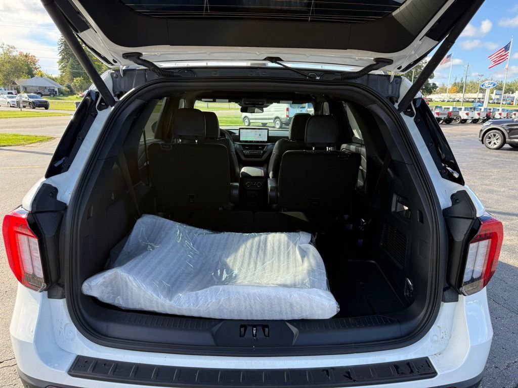 New 2025 Ford Explorer ST-Line w/ Premium Package image 20