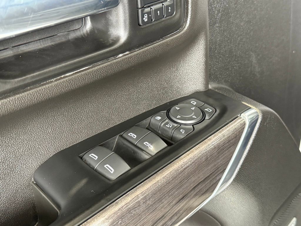 Used 2022 Chevrolet Silverado 2500 LTZ w/ LTZ Premium Package image 17