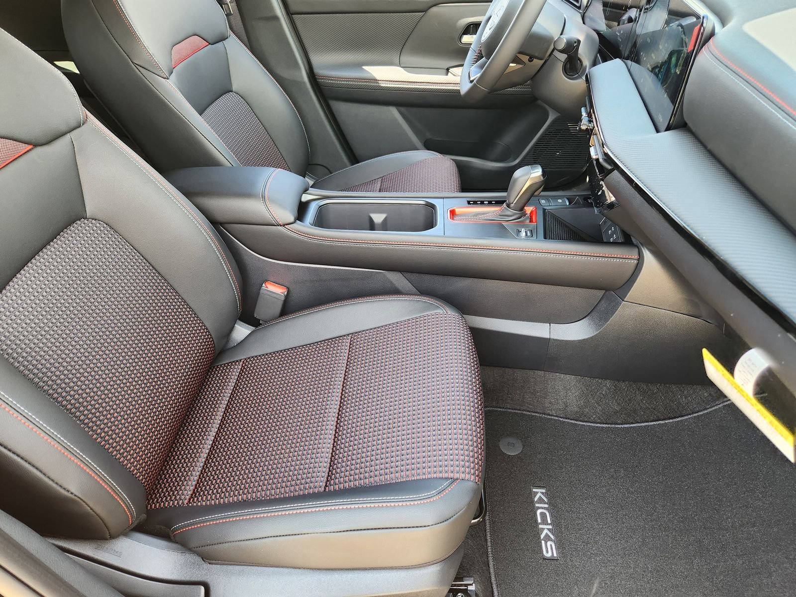 New 2026 Nissan Kicks SR image 13