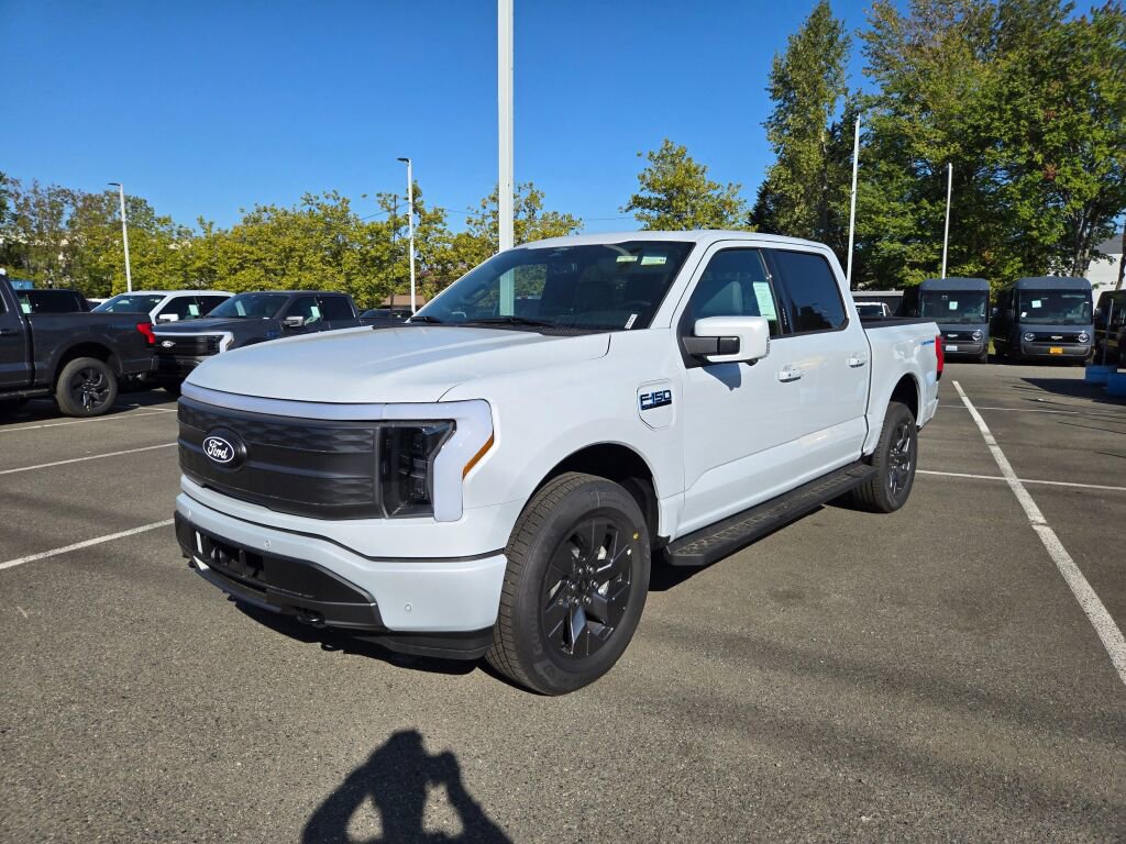 New 2025 Ford F150 Lightning Lariat