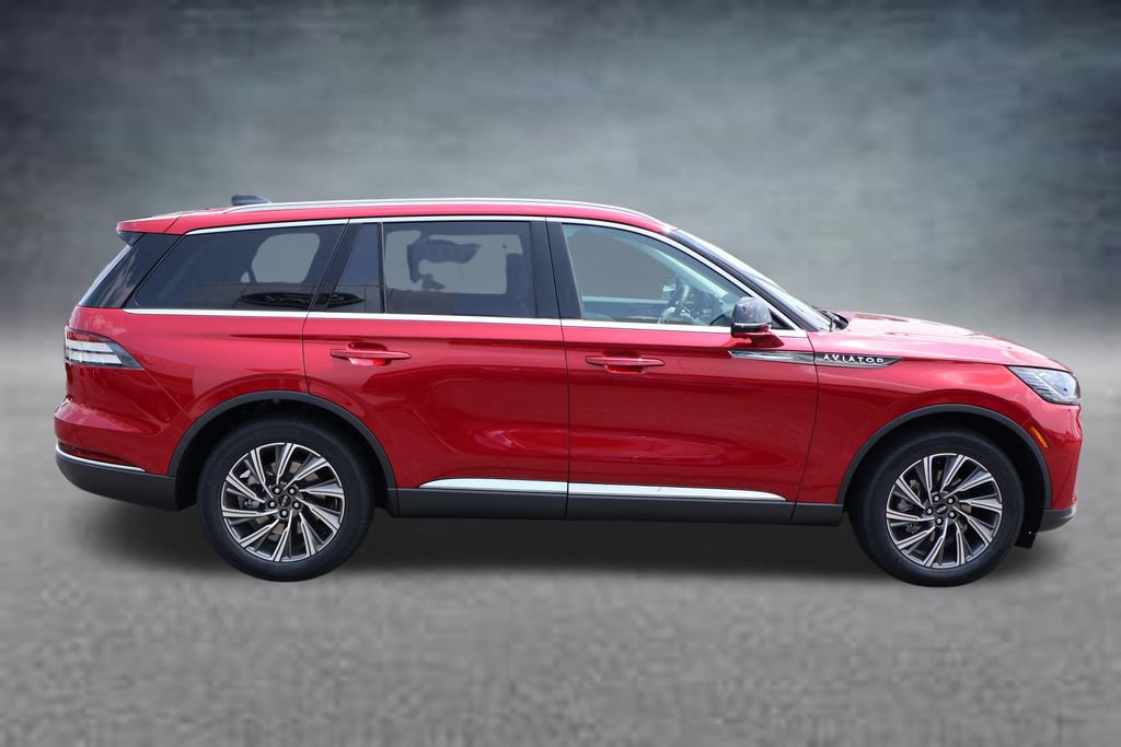 New 2026 Lincoln Aviator AWD image 2
