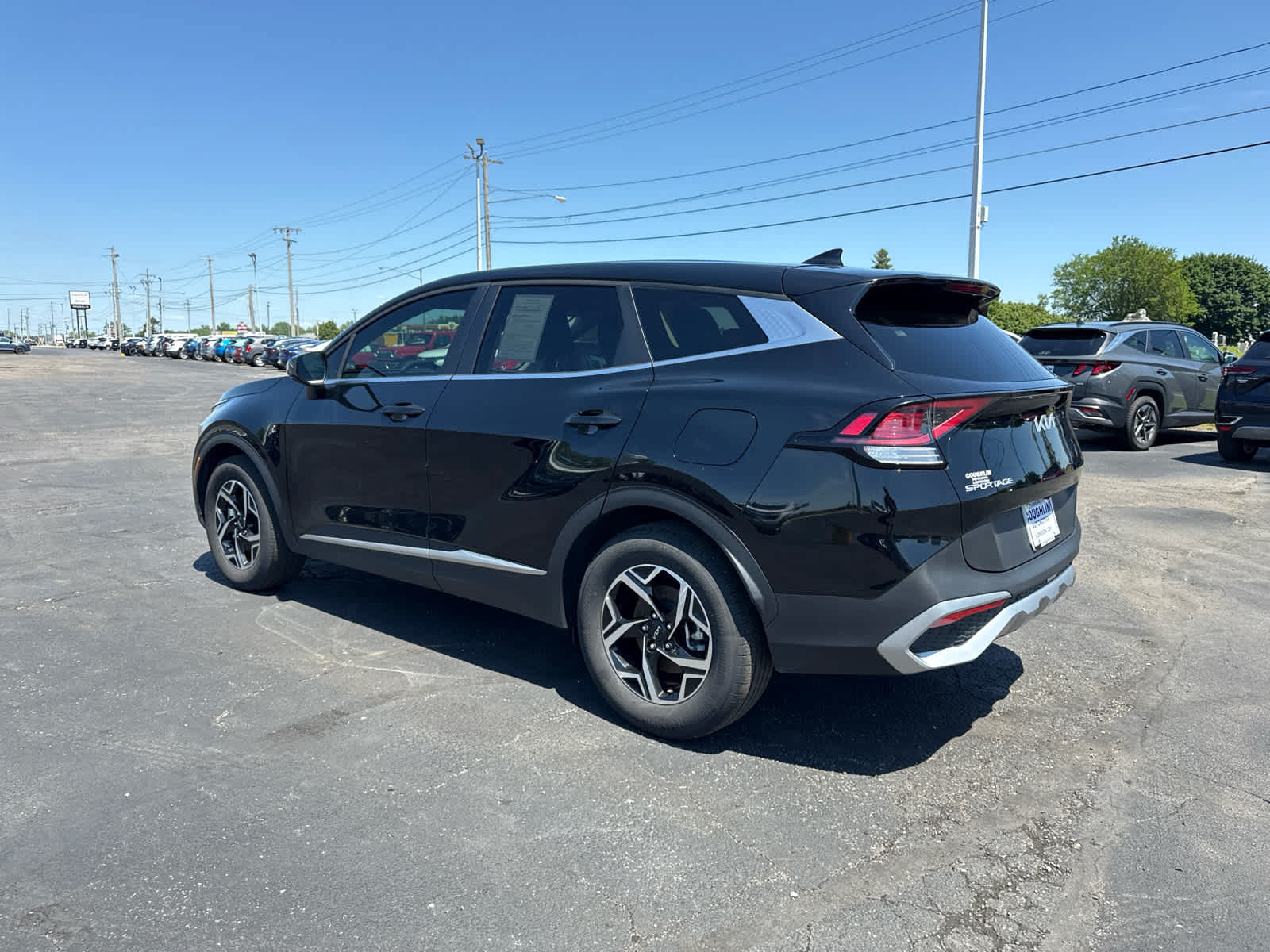 Used 2025 Kia Sportage LX FWD image 3