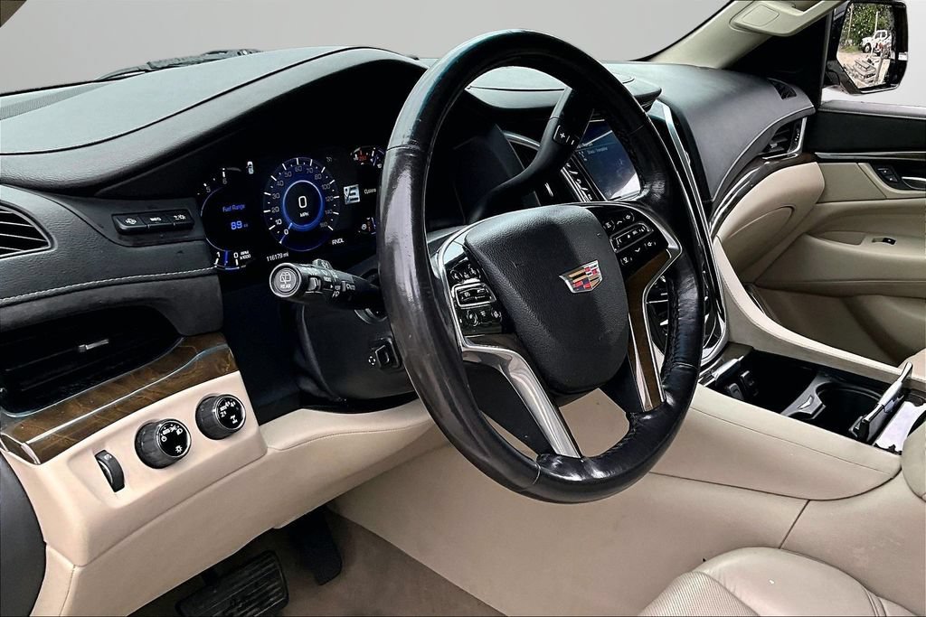 Used 2020 Cadillac Escalade Luxury AWD/4WD image 17