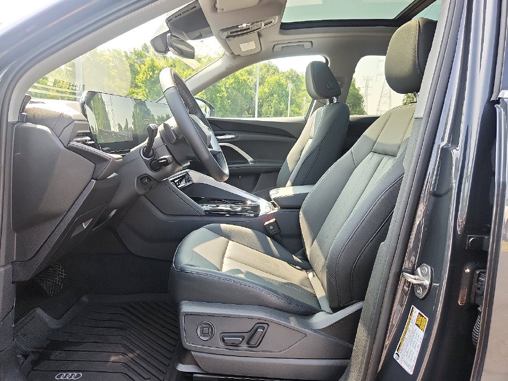 Used 2025 Audi Q5 Premium w/ Convenience Package AWD/4WD image 19