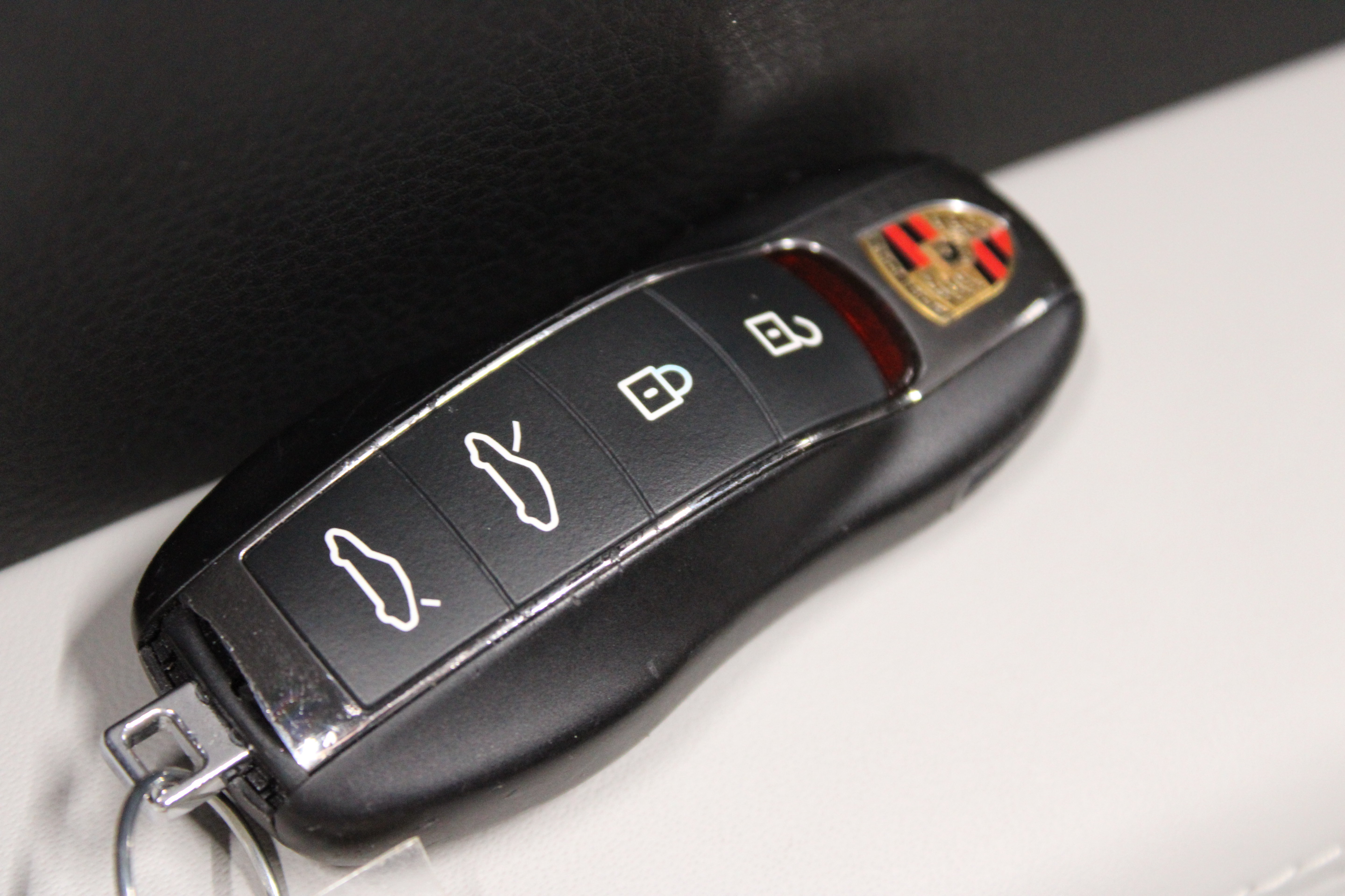 Used 2025 Porsche 718 Cayman S w/ Sportdesign Package RWD image 26