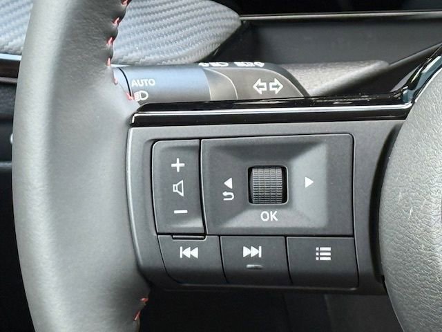 New 2026 Nissan Kicks SR w/ Cold Weather Package AWD/4WD image 24