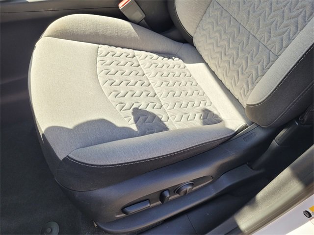 Used 2023 Chevrolet Equinox LT w/ Driver Convenience Package image 11