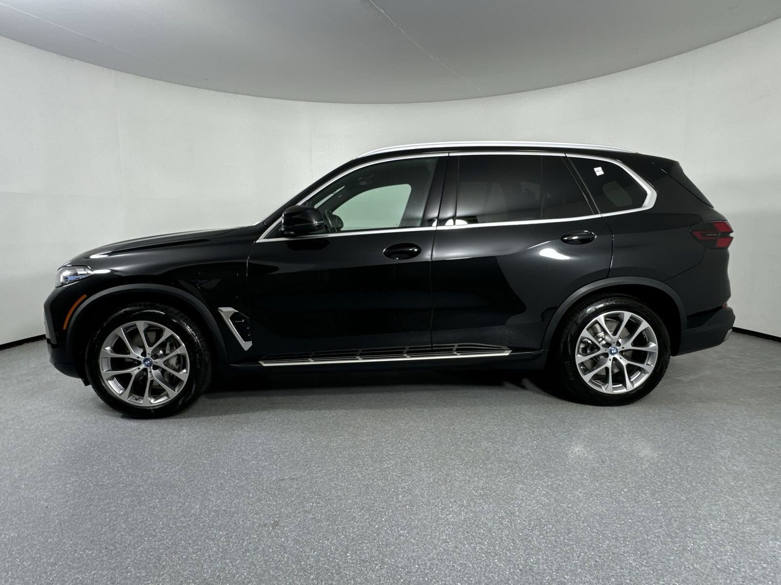 Used 2024 BMW X5 xDrive50e image 29