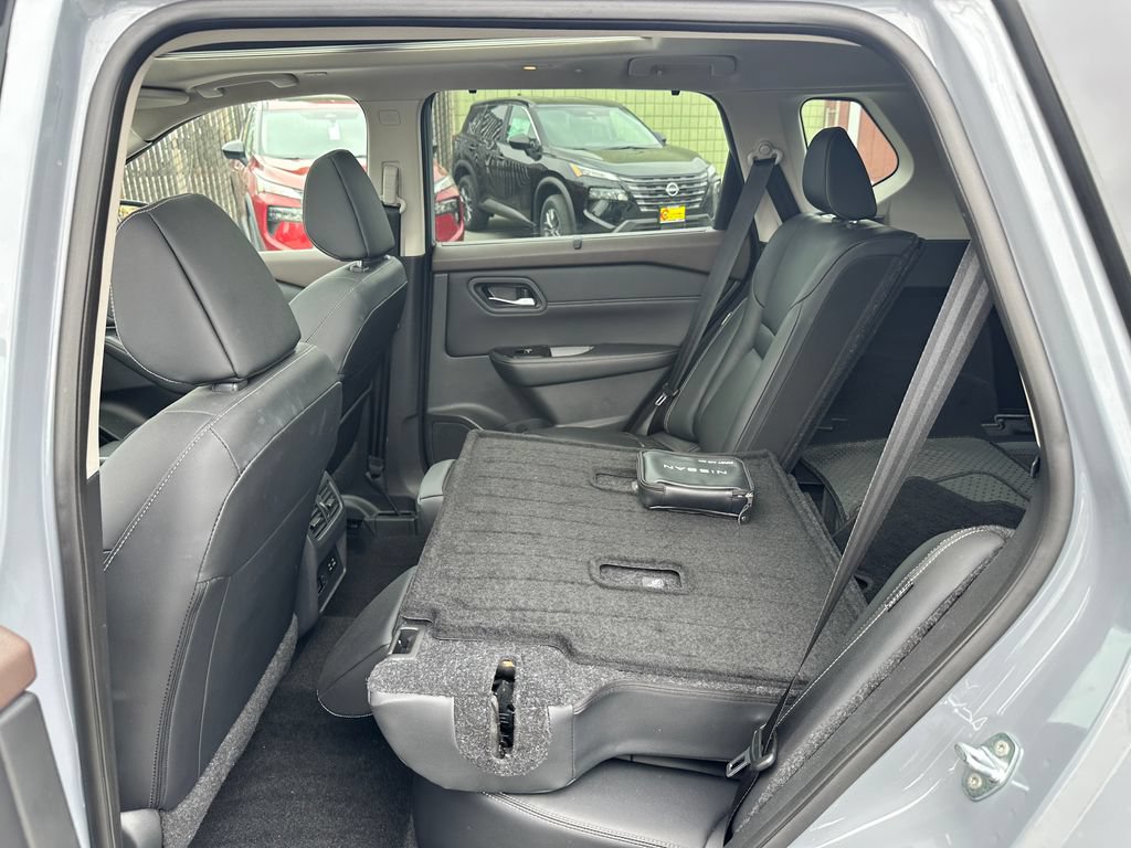 Used 2023 Nissan Rogue SL w/ SL Premium Package FWD image 18