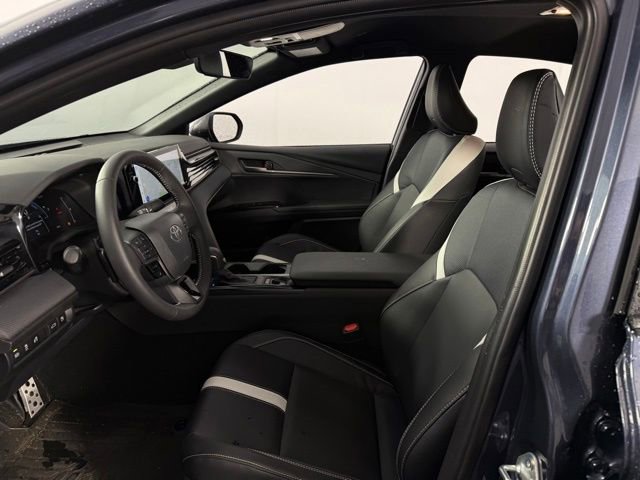 Used 2026 Toyota Camry SE w/ Multimedia Upgrade Package FWD image 15