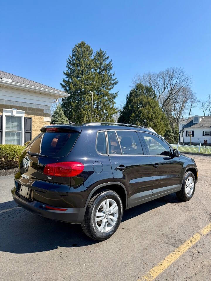 Used 2017 Volkswagen Tiguan S image 3