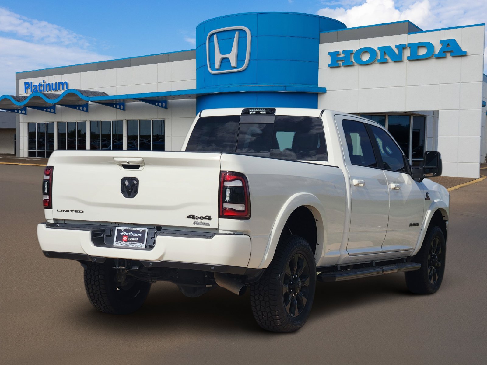 Used 2024 RAM 2500 Limited AWD/4WD image 4