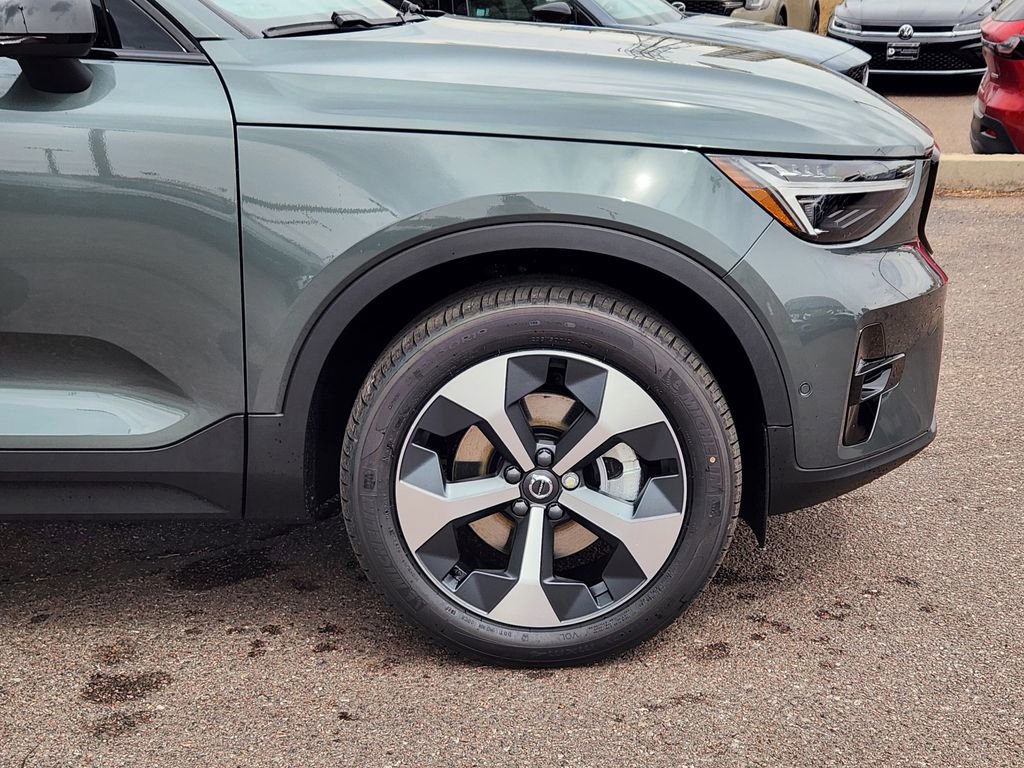 New 2026 Volvo XC40 B5 Plus w/ Protection Package Premier image 29
