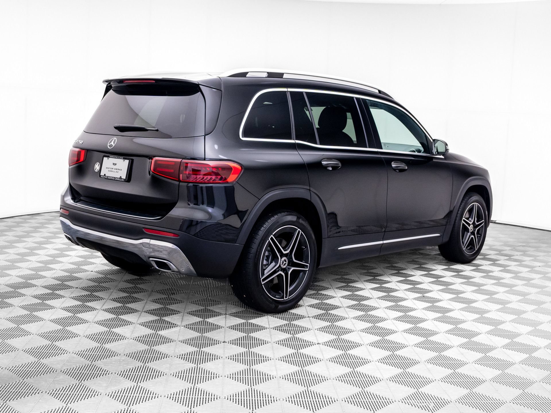 Used 2026 Mercedes-Benz GLB 250 image 5