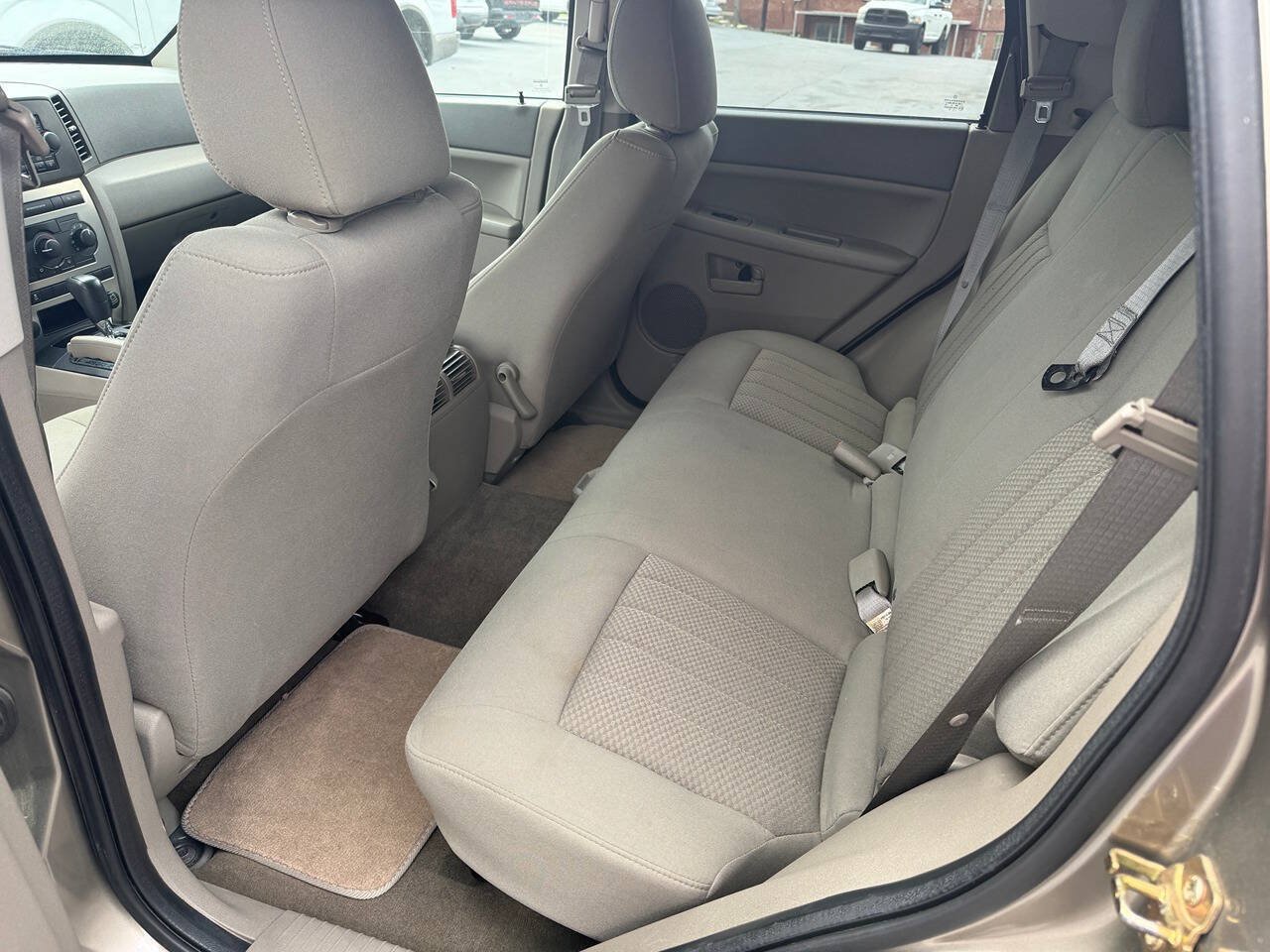 Used 2006 Jeep Grand Cherokee Laredo AWD/4WD image 11