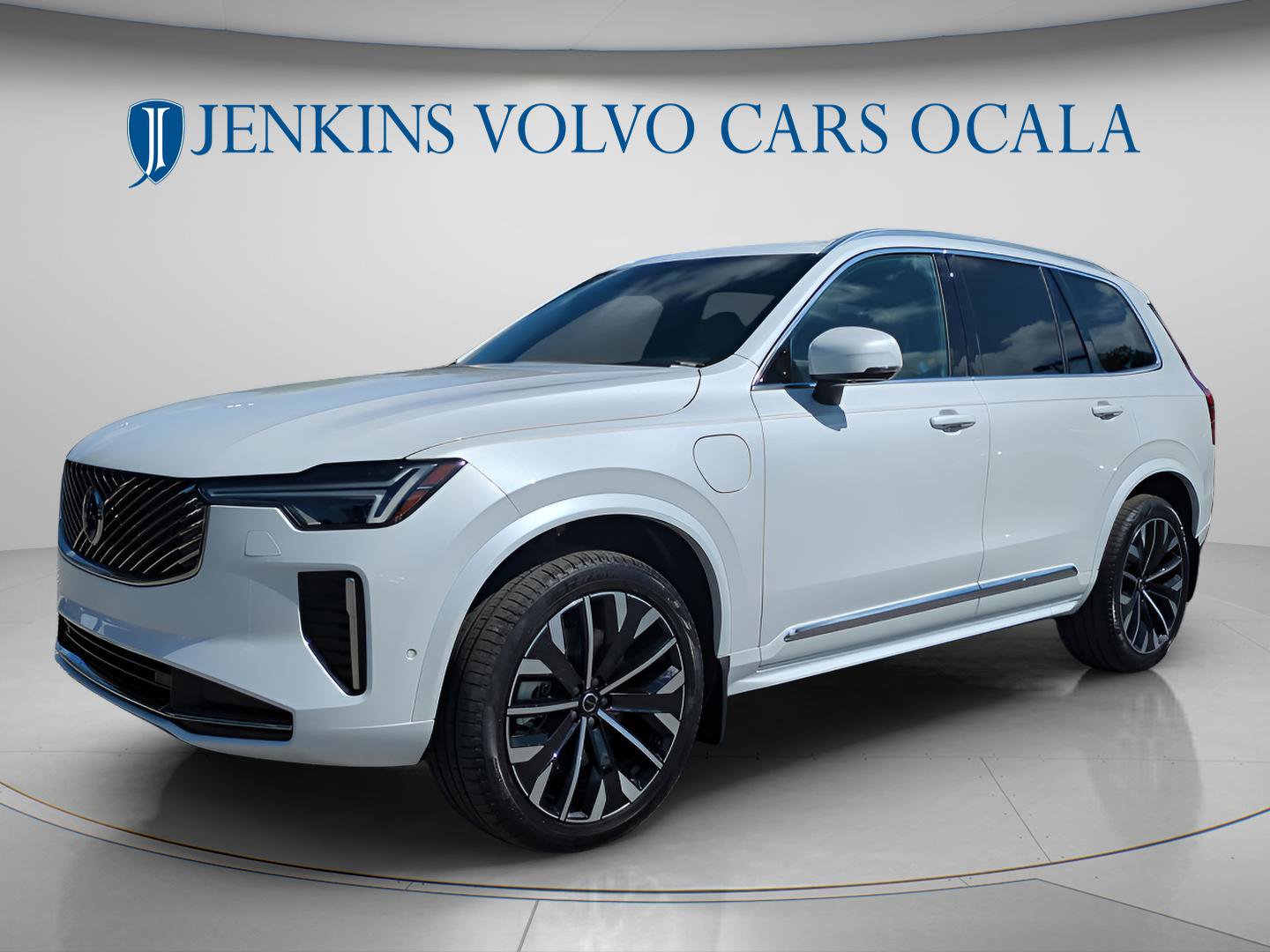 New 2026 Volvo XC90 T8 Plus w/ Protection Package Premier image 8